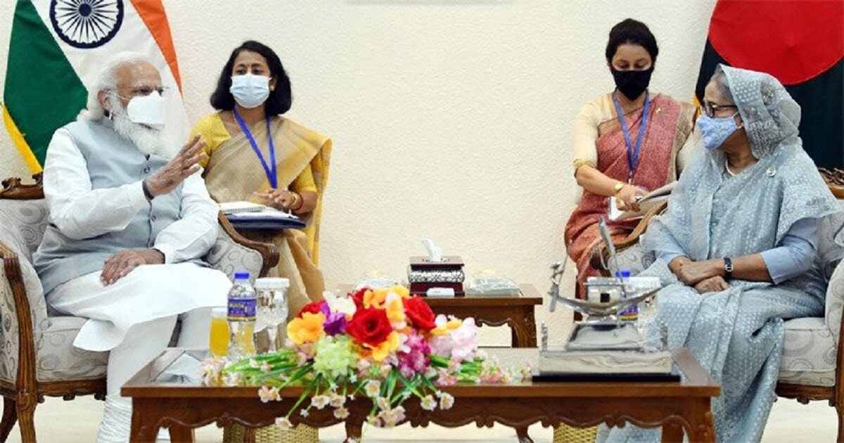 5 MoUs signed between Dhaka and Delhi.jpg